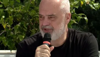 “Do bëhemi eksportues të anijeve ushtarake”, Rama nga Vlora: Investoni në parkime, do ju kthehet në mirësi të madhe