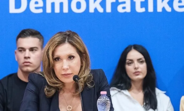 “Do e çoj me email, kllounë”/ Evi Kokalari dërgon avokatin të dorëzojë kandidimin për kreun e PD, roja nuk e lejon të futet në seli