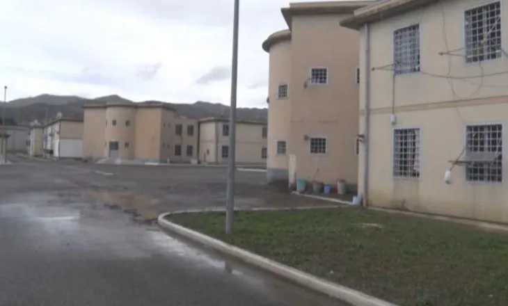 Drejtoria e Burgjeve: Një i dënuar me burgim të përjetshëm u transferua nga burgu i Peqinit në atë të Burrelit, iu gjet dhe lëndë narkotike