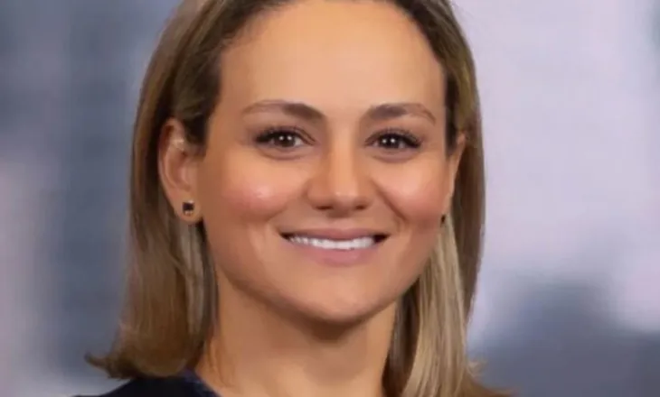 Drejtuesja shqiptare e JP Morgan akuzohet për abuzim seksual, si e kërcënoi dhe drogoi punonjësin duke i kërkuar favore seksuale 