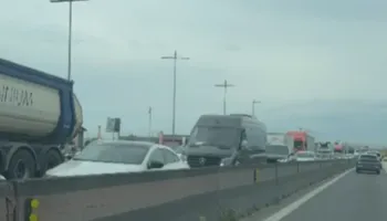 Dy aksidente te mbikalimi i Sukthit, trafik i rënduar në autostradë