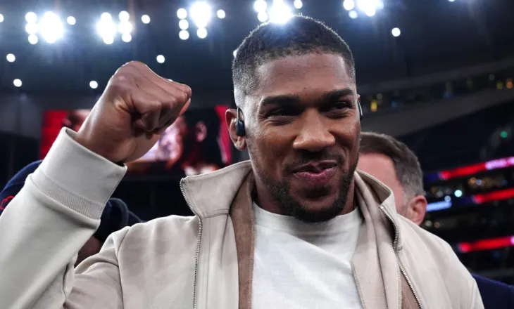 E fundit!!! Joshua sërish në ring më 25 korrik, do të përballet në Riad me shqiptarin Kristian Prenga