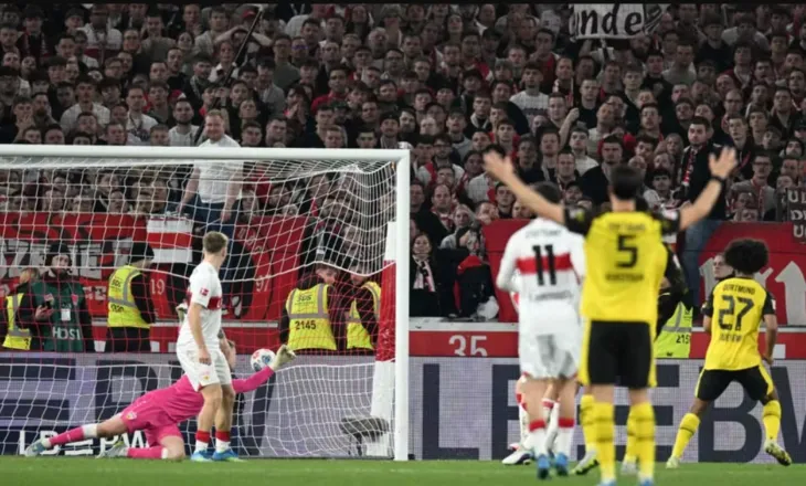 E pabesueshme ajo që ndodhi në “MHPArena”, Dortmund shënon dy gola kur pritej vërshëllima e arbitrit (video)
