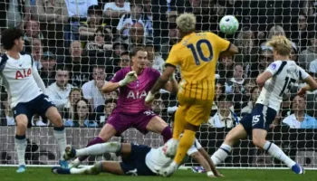 E PABESUESHME! Tottenham befasohet në shtesë dhe vazhdon “agjërimin” prej 15 javësh në PL (video)