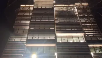 EMRAT / Goditja e call-centerave, 7 të arrestuar dhe 2 me ndalim dalje jashtë vendit. 80 të shoqëruar