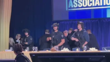 “Është njeri shumë i sëmurë!“, Trump pas atentatit: Nuk pata frikë, jetojmë në një botë të çmendur