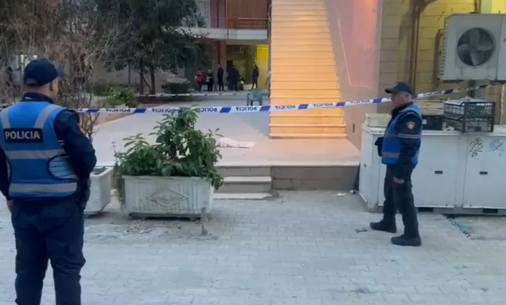 Fëmija humbi jetën pasi ra nga ballkoni i pallatit, Policia zbulon detajet e ngjarjes tragjike: Ishte me nënën në banesë kur…