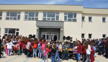 “Fëmijët në shkollë deri në 16:00”, kur do të nisë programi?