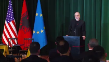 Firmoset marrëveshja 20-vjeçare për gazin, Rama: Vlora kthehet në qendër të Evropës Juglindore
