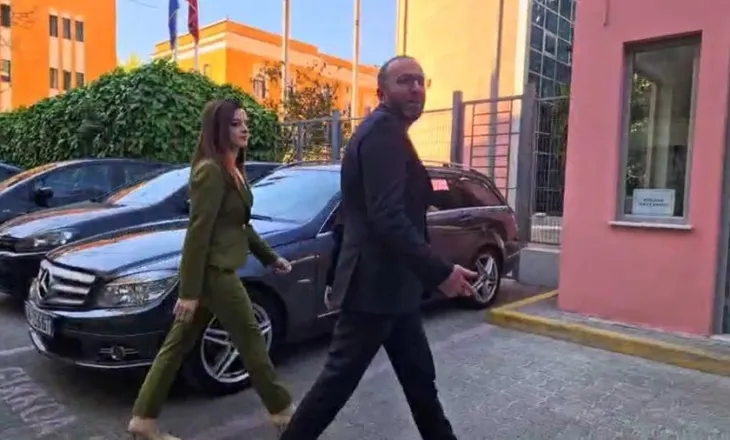 FOTOLAJM / Deputetët e PD, dëshmitarë në procesin ndaj kryebashkiakes së Tropojës