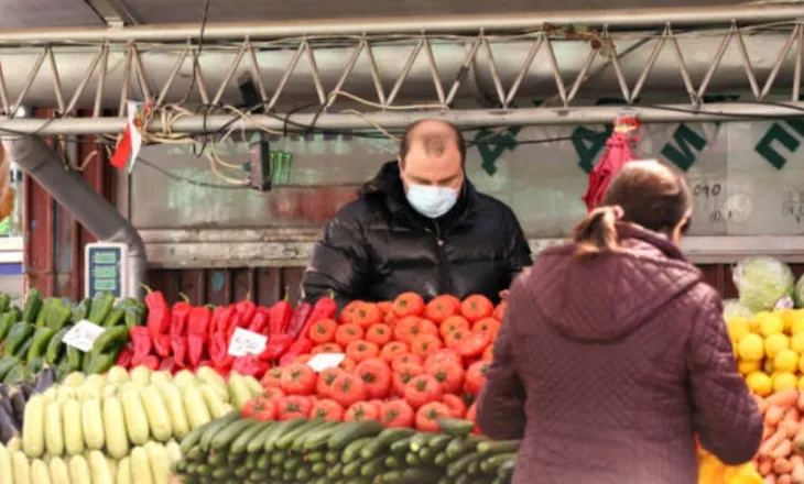 Fruta-perime nga jashtë/ Çmimet më të ulëta dëmtojnë fermerët shqiptarë, produkti vendas humb terren