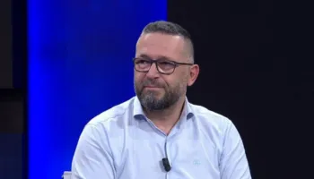 “Gara” në PD, Kthupi ngre pyetjen: Po Berisha kur i depozitoi dokumentet?