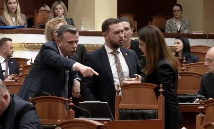 “Gjuhë fyese dhe kërcënuese ndaj deputeteve gra”, PD kërkon përjashtimin me 60 ditë të Taulant Ballës nga Kuvendi