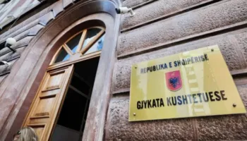 Gjykata Kushtetuese zbardh vendimin për pagat e gjyqtarëve: Kuvendi brenda korrikut të miratojë ndryshimet