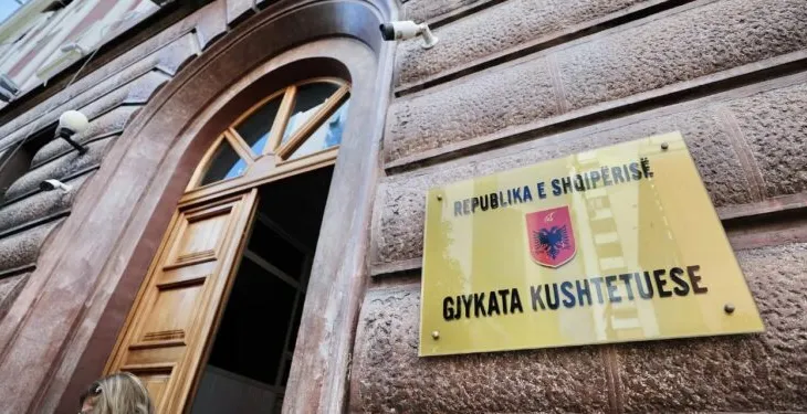 Gjykata Kushtetuese zbardh vendimin për pagat e gjyqtarëve: Kuvendi brenda korrikut të miratojë ndryshimet