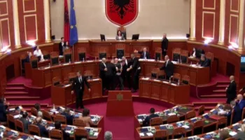 Gjykata shfuqizon përjashtimet e deputetëve të PD, reagon Bardhi