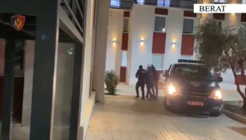 Goditet grupi kriminal që shiste kokainë në Berat, arrestohen tre persona