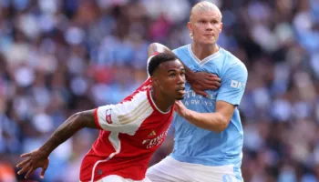 Haaland: Nuk jam mësuar të simuloj, Gabriel më goditi por qëndrova në këmbë dhe mora të verdhë