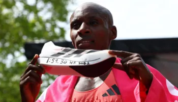 Historike!!! Për herë të parë maratona realizohet nën 2 orë, keniani Sawe vendos rekord të ri