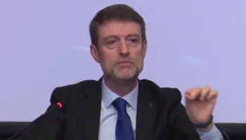 Hoxha: Integrimi në BE kërkon angazhim të të gjithëve, të rinjtë në qendër të procesit