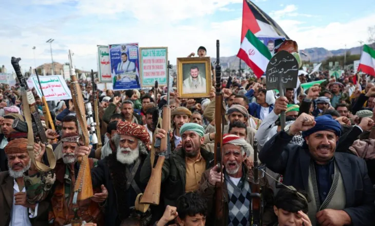 Huthit sulm me raketa ndaj Izraelit