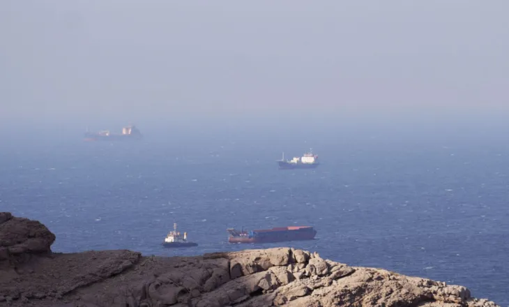 I bllokuar nga SHBA në det, Pakistani i hap Iranit gjashtë rrugë tokësore për të transportuar mallra