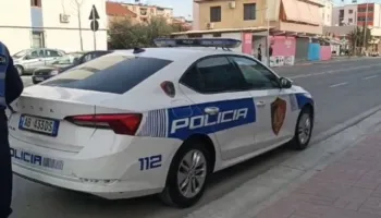 I dehur në timon aksidenton fëmijën 2 vjeçar në Sarandë, i mituri dërgohet me urgjencë në spital