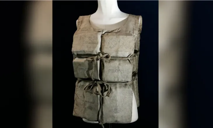 I përkiste të mbijetuarës, shitet për mbi 900 mijë dollarë jeleku i shpëtimit nga fundosja e Titanikut