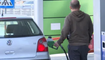 Importet e naftës u rritën në muajin mars/ Çmimi i lartë, nuk e kufizoi kërkesën, sipas të dhënave…