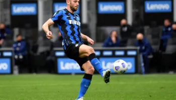 Inter ndryshon kurs, i ofron rinovimin e kontratës mbrojtësit 33-vjeçar, ai pret Arabinë