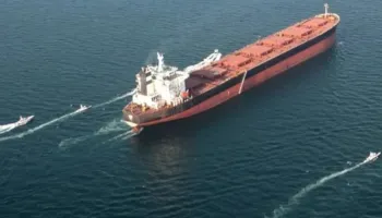 Irani hap Ngushticën e Hormuzit, lejohet kalimi për të gjitha anijet!