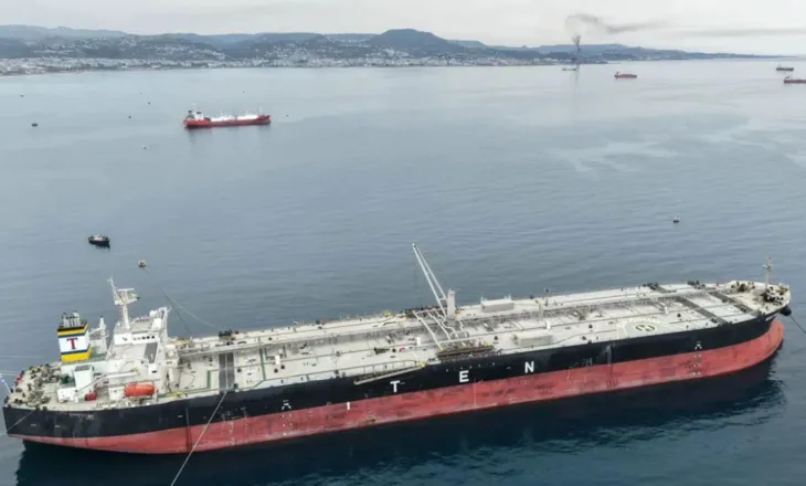 Irani mbyll sërish Ngushticën e Hormuzit: Do të jetë nën kontroll të rreptë derisa të hiqet bllokada amerikane