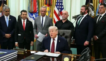 Irani mbylli Hormuzin, Donald Trump paralajmëron zhvillime të rëndësishme