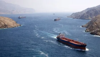 Irani vendos kushtin, ja sa anije në ditë do të lejohen të kalojnë Ngushticën e Hormuzit