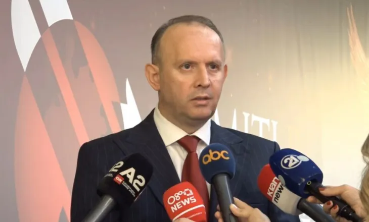 “Isha i pari që…”, Afrim Gashi: Sa më pak politikë, aq më afër zyrtarizimit të gjuhës shqipe në RMV