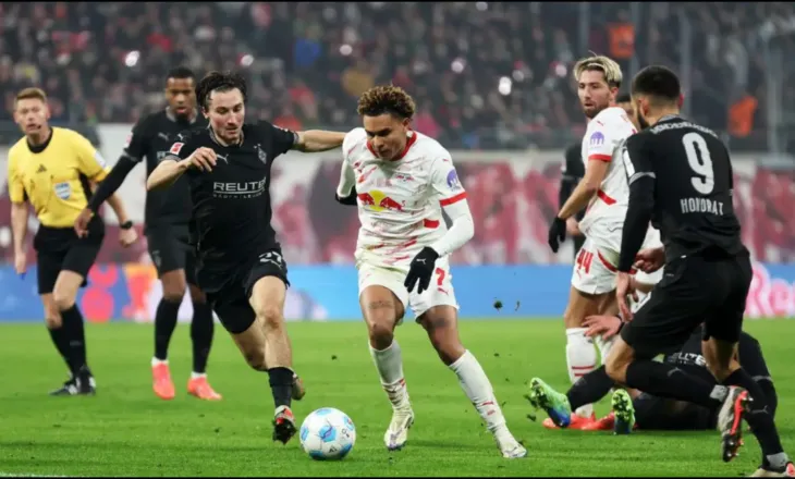 Jo birra dhe salçiçe, protesta e tifozëve të Moenchengladbach për të ‘bojkotuar’ Leipzigun