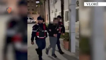 Kanosën me pistoletë dhe dhunuan 35-vjeçarin, 3 të arrestuar në Vlorë