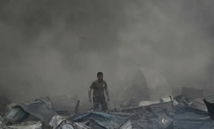 Katër të vrarë në sulmet izraelite në Libanin jugor, kërcënohet armëpushimi i brishtë