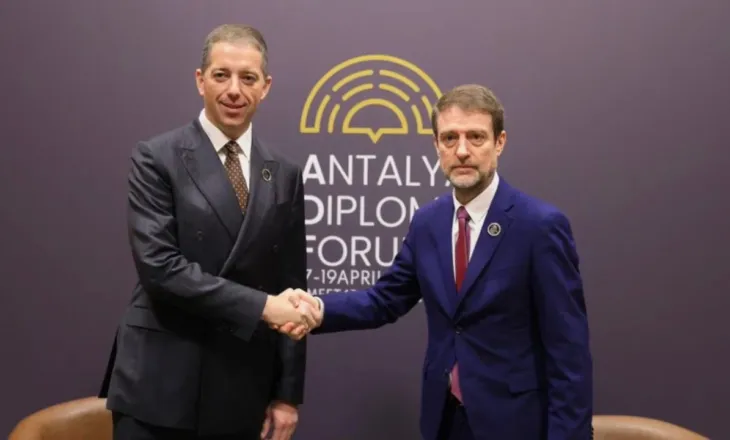 “Kemi qëndrime thelbësisht të ndryshme për Kosovën”, ministri Hoxha takon homologun serb: Do hapim konsullatë në Bujanoc