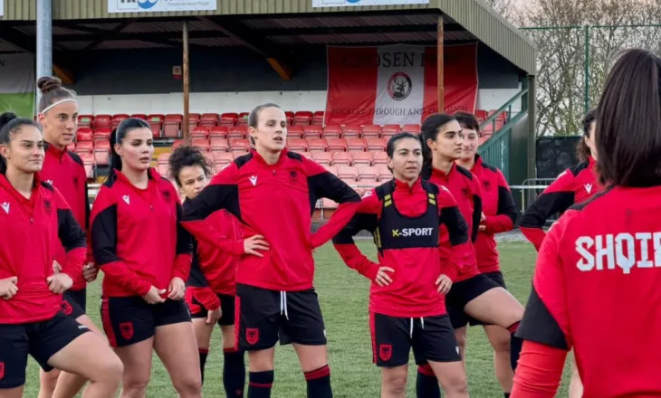 Kombëtarja e femrave mbërrin në Wrexham, nis përgatitjet për sfidën eliminatore ndaj Uellsit