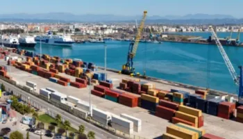 Kontenieri me mallra të bllokuara në Durrës dërgohet gabimisht në Pire të Greqisë, nis hetimi