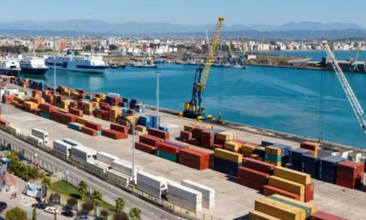 Kontenieri me mallra të bllokuara në Durrës dërgohet gabimisht në Pire të Greqisë, nis hetimi