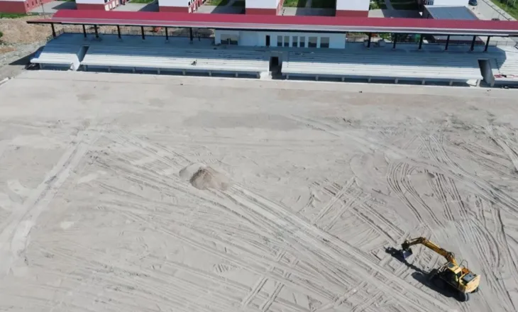 Kryeqytetit i shtohet një tjetër stadium, do të ketë 1400 vende dhe do të jetë vetëm për Kategorinë e Parë (video)