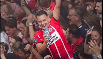 Kur duhen edhe 5 javë nga fundi, vendoset zyrtarisht fituesi i këtij sezoni në Holandë. Për të tretin vit rresht…