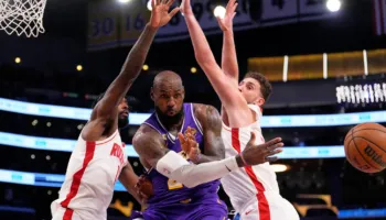 Lakers shpërdorojnë një tjetër shans për kualifikim, fitojnë Detroit dhe Cleveland