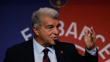 Laporta shpërthen ndaj FIFA pas dëmtimit të Raphinha: S’ka koordinim me kalendarin, ne luajmë me jetën tonë