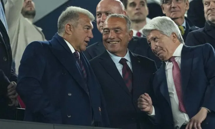 Laporta udhëton bashkë me ekipin, ja “armata” e Flick në kërkim të përmbysjes