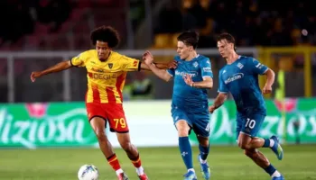 Lecce-Fiorentina mbyllet 1-1, Tiago Gabriel i përgjigjet golit të Harrison, skuadrat ndajnë pikët në “Via del Mare”