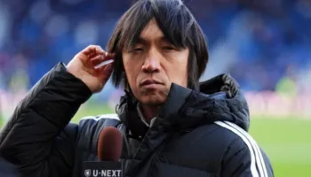 Lëvizje shokuese dy muaj përpara Botërorit, kombëtarja e njohur shkarkon trajnerin që mundi Anglinë dhe e zëvendëson me ish-mesfushorin legjendar