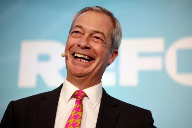 Lideri i së djathtës britanik nën akuza për fshehje donacionesh!